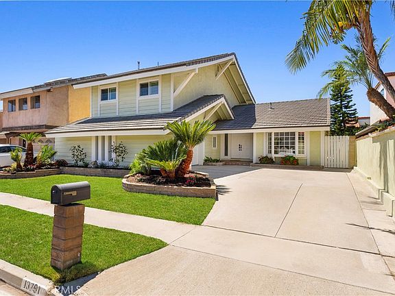 3rd image of 13791 Solitaire Way