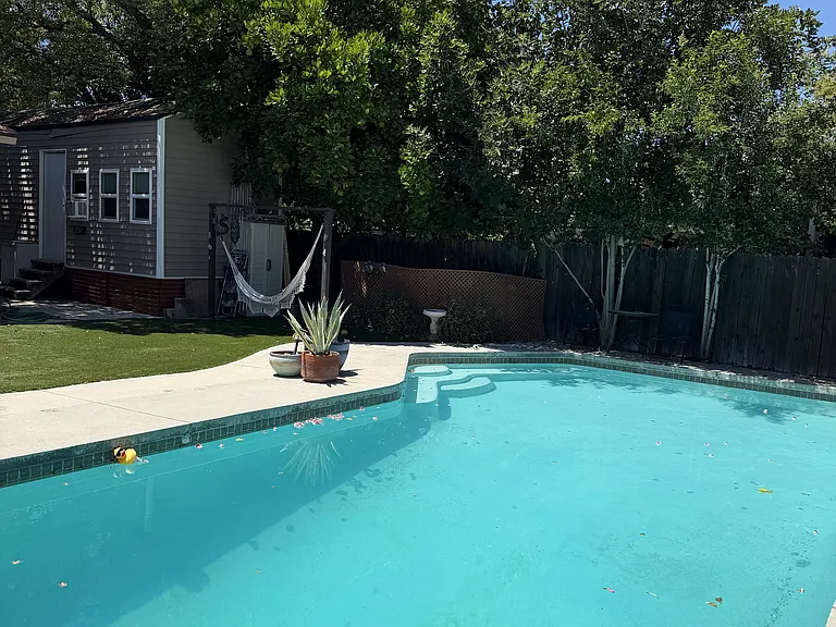 22107 Elkwood St — Photo 7