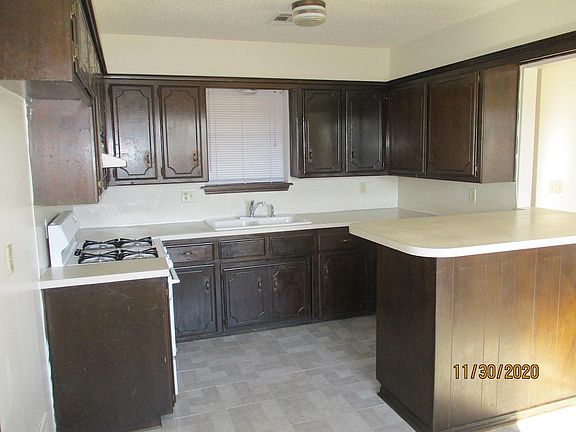 2nd image of 1020 NW 21st St