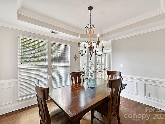4th image of 9017 Salford Ct