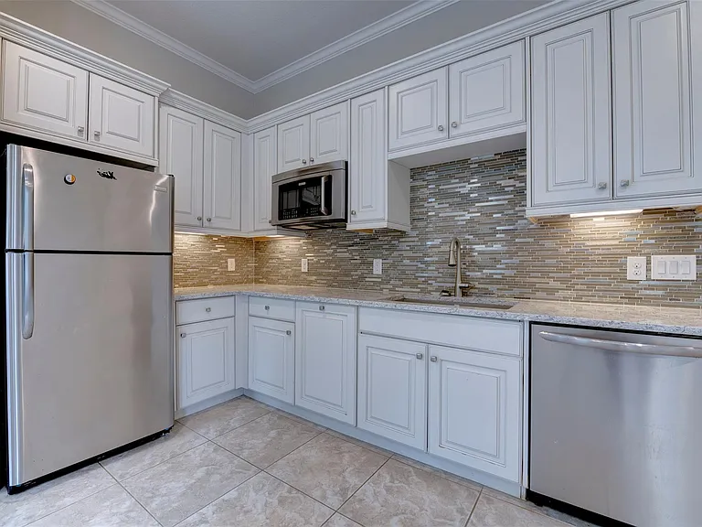 19403 Trinity River Dr — Photo 31