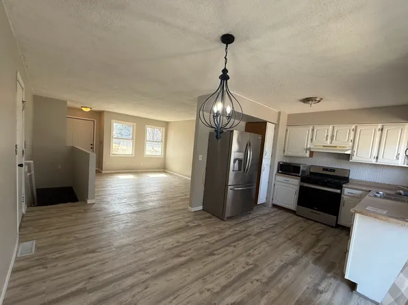 8233 Douglas Ln N, Brooklyn Park, MN 55445