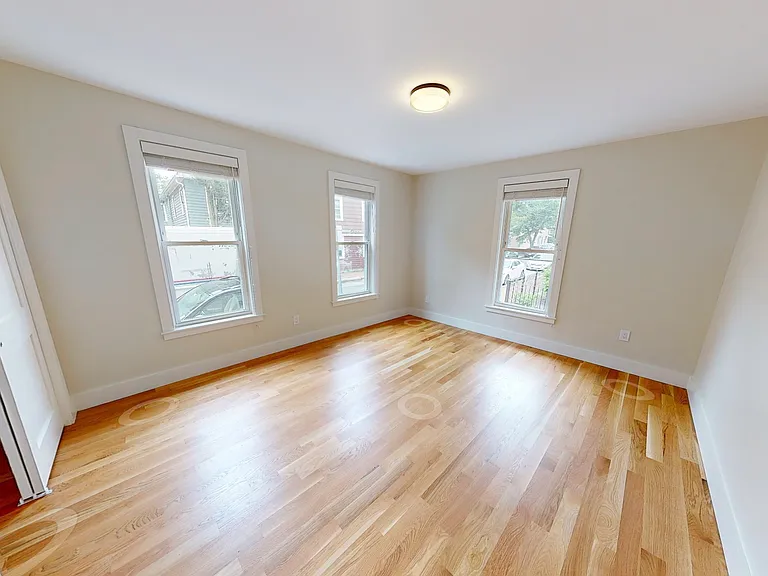 423-429 Franklin Street — Photo 11
