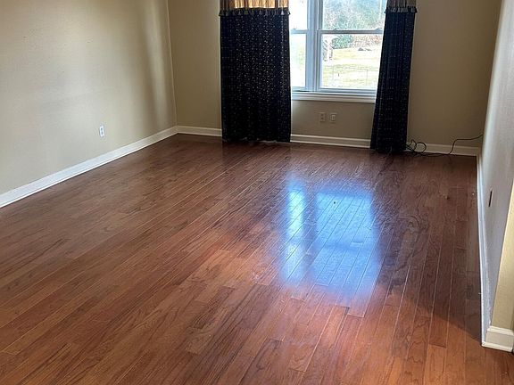 5th image of 141 McGuire Cv