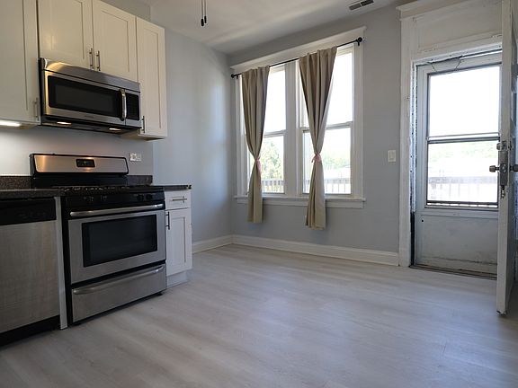 2nd image of 4223 N Elston Ave