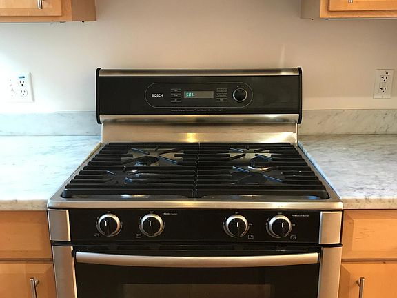 3rd image of 3110 Clay St #6