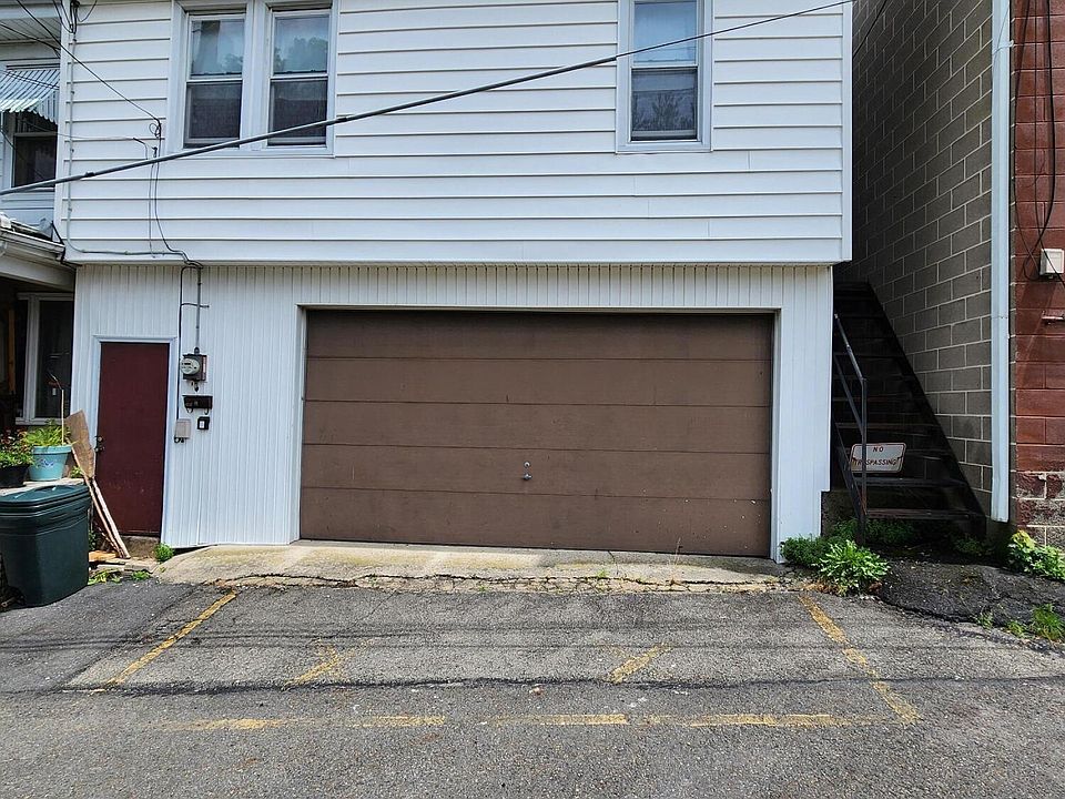 1st image of 245 S Banana St