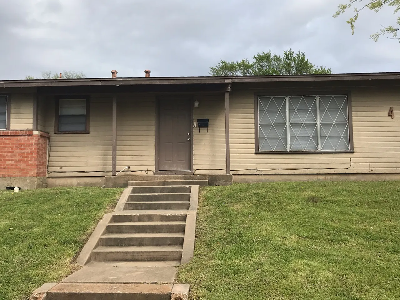 3 bed, $1,100 — Photo 1