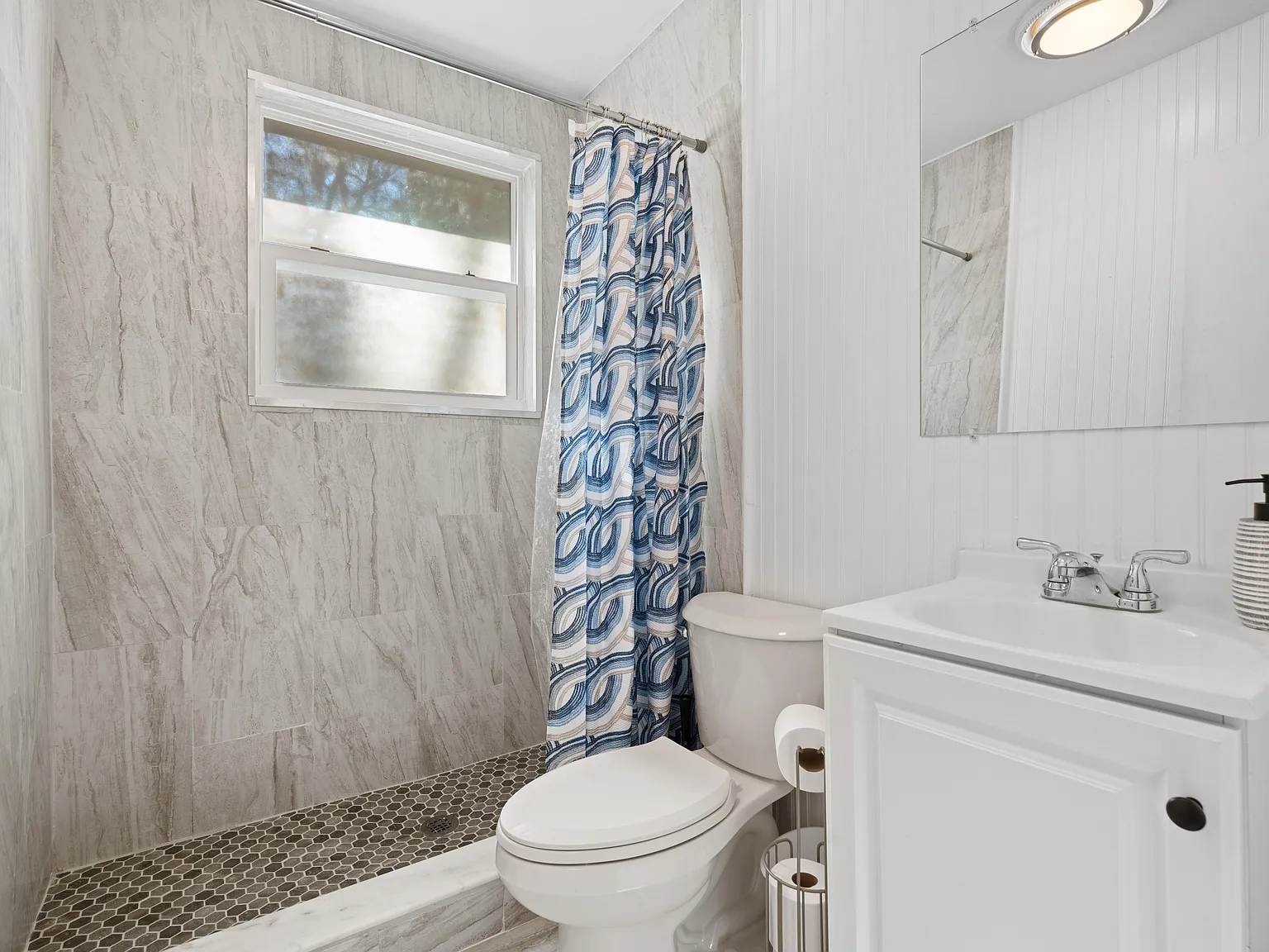 4 bed, 3.0 bath, 1800 sqft, $901 — Photo 4