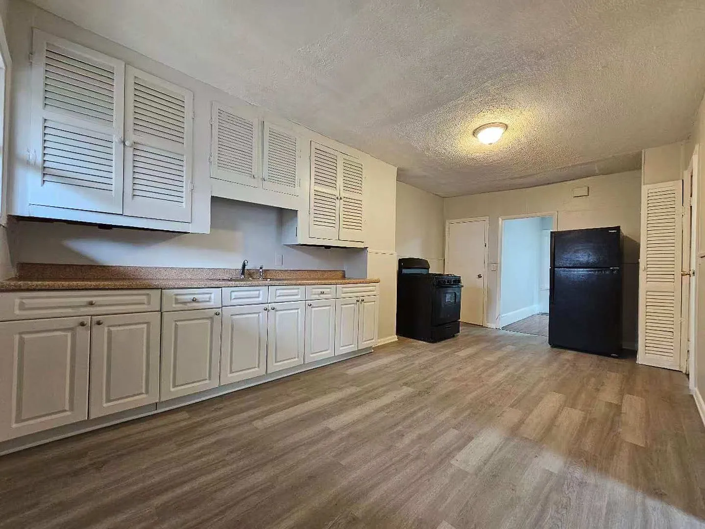 27 Loring St — Photo 1