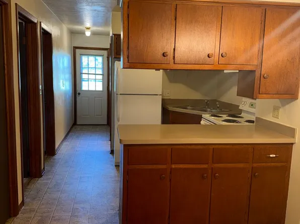 8501 198th Ave, 8501 198th Ave APT 4, Bristol, WI 53104