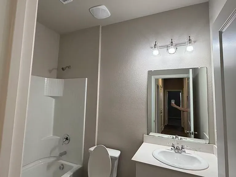 772 Camden Dr — Photo 9