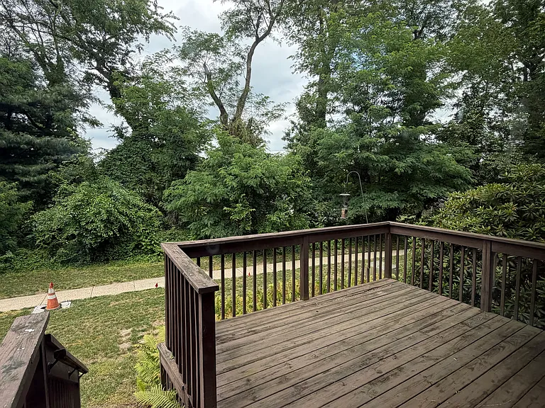 114 Kings Croft — Photo 3