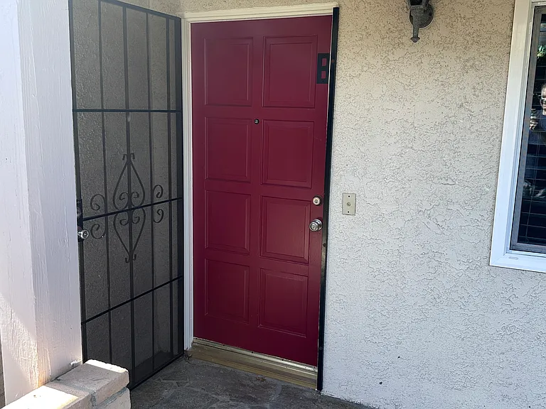 16781 Green Ln #B — Photo 2