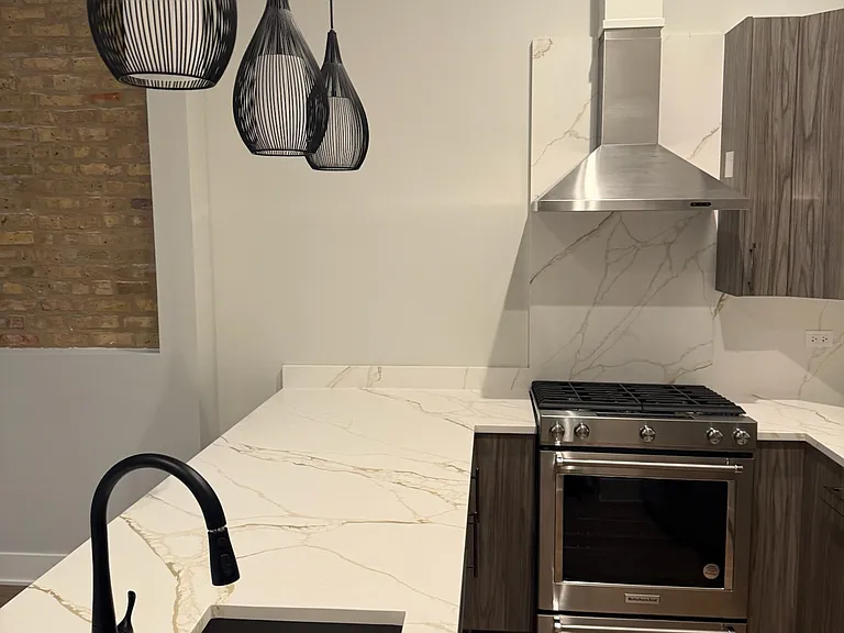 64 E Cedar St #2R — Photo 7