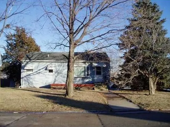307 6th Ave, Hiawatha, IA 52233