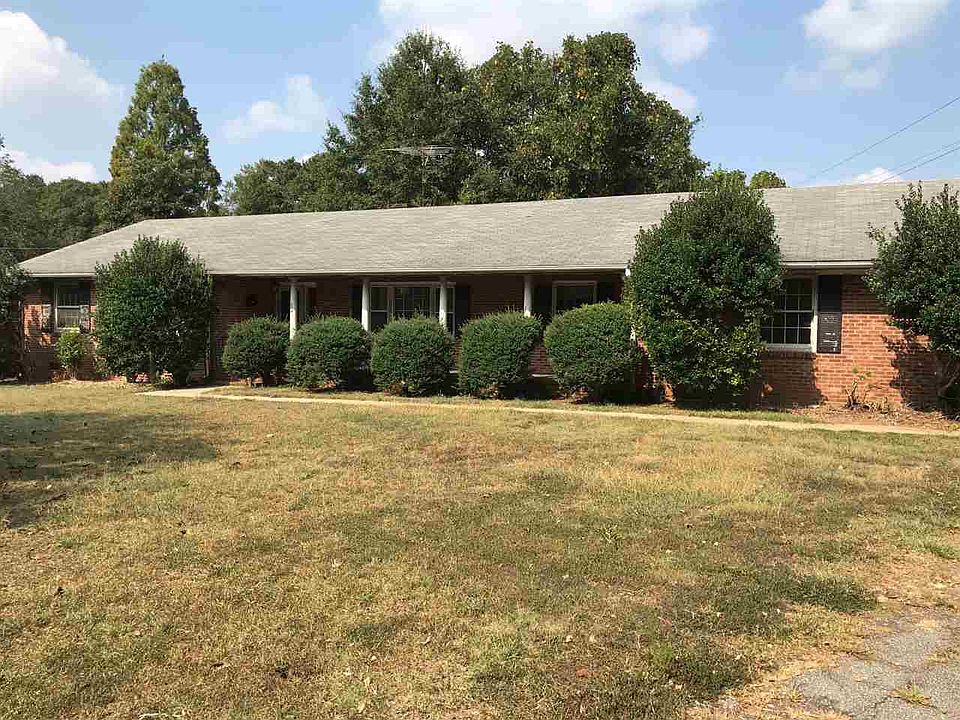 2nd image of 304 Dupre Dr