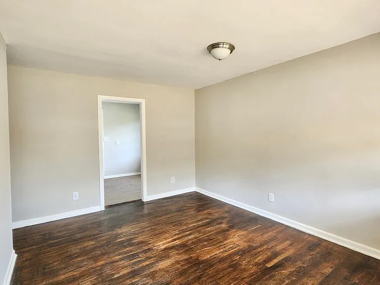2804 32nd Way SW — Photo 3