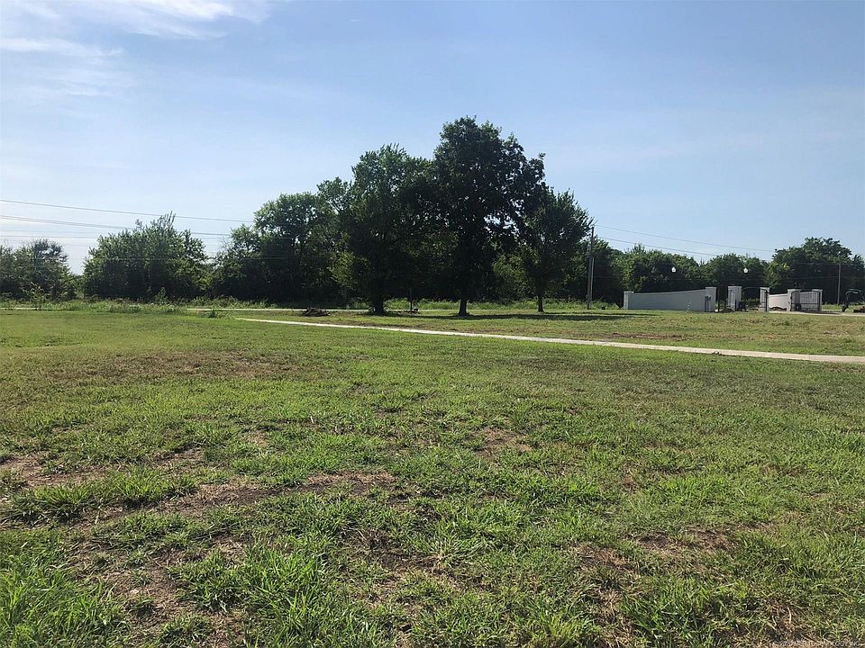 2nd image of 4913 Parco Dr