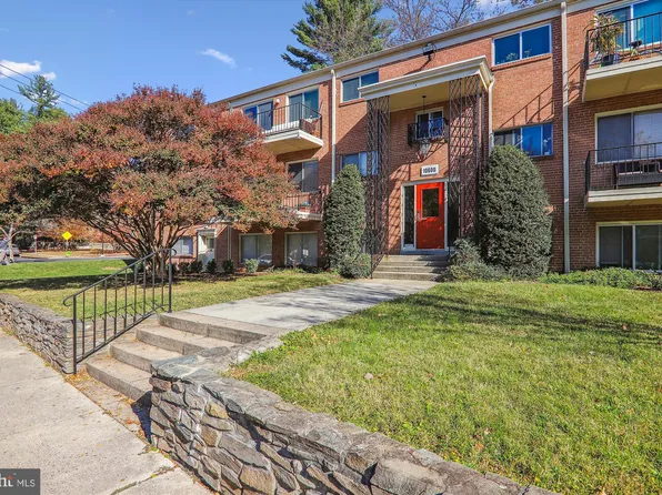 10600 Weymouth St APT 201, Bethesda, MD 20814