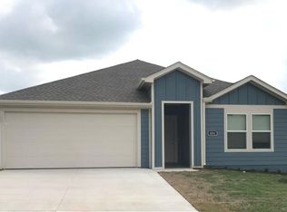 404 NW Pinwheel St, Gentry, AR 72734