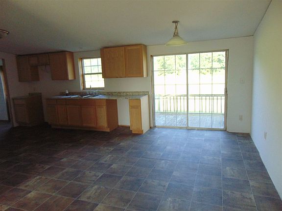 5th image of 380 Bent Creek Dr