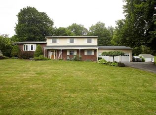 2812 Lyons Rd, Camillus, NY 13031