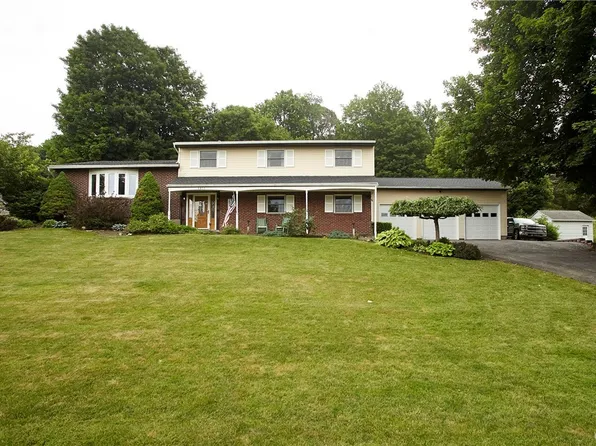 2812 Lyons Rd, Camillus, NY 13031