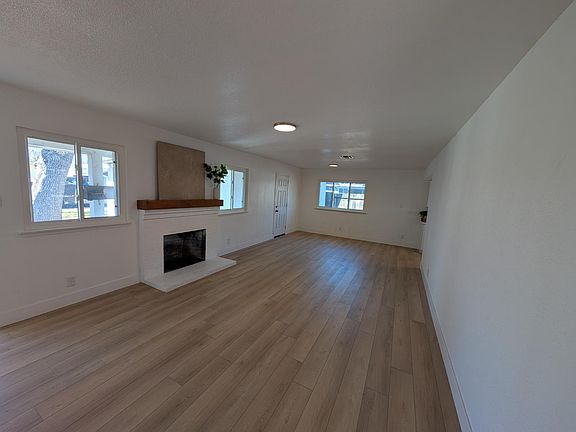 3rd image of 9309 Barth St
