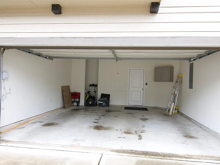 10957 Cannes Memorial Dr — Photo 23
