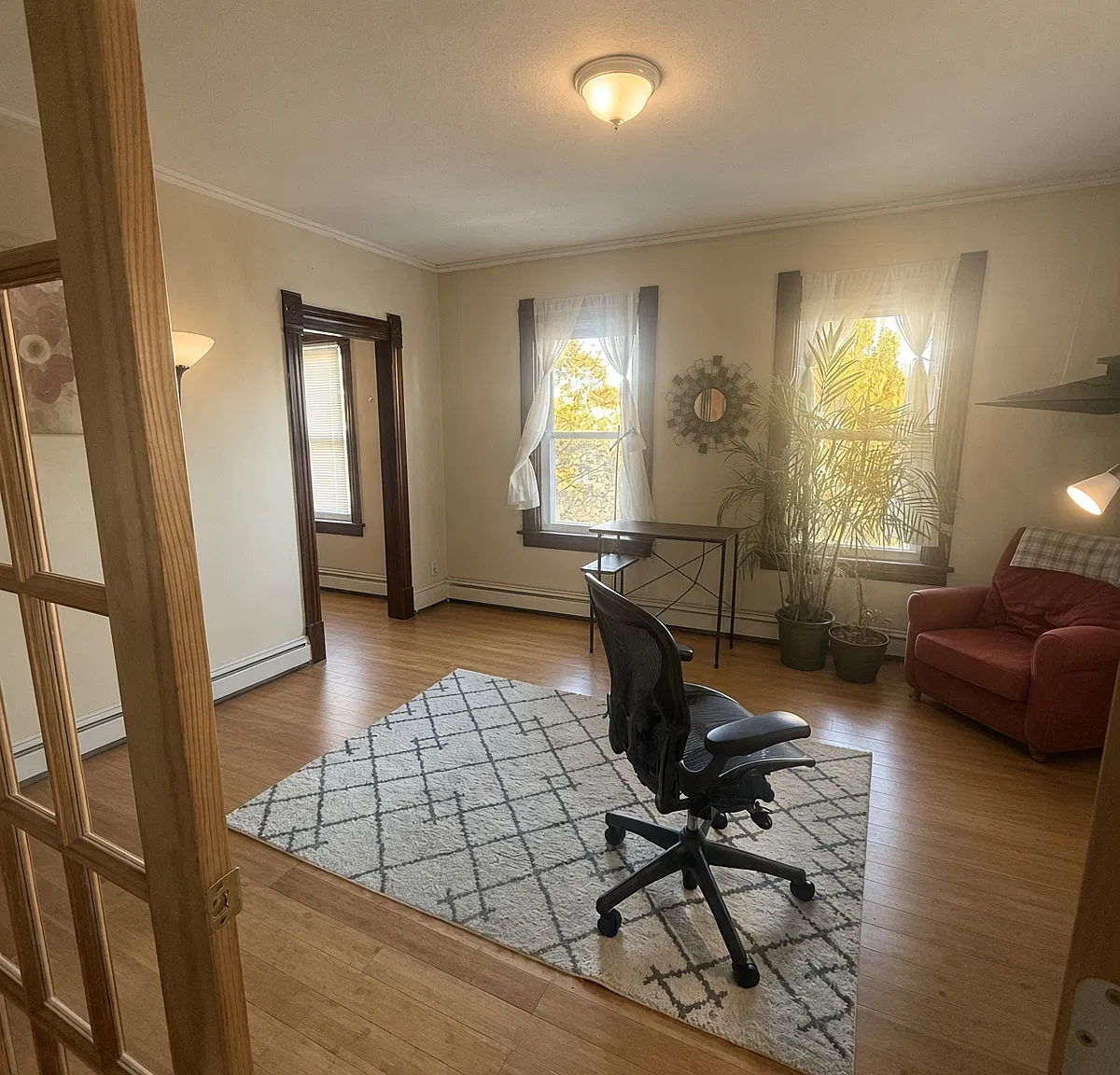 4 bed, 1225 sqft, $3,200 — Photo 2