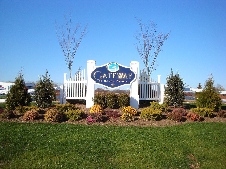 Gateway at Royce Brook