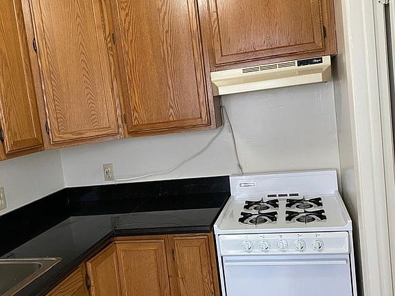 4th image of 2218 Haste St #10721030