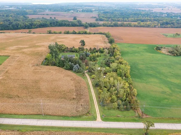 5180 Town Hall ROAD, Delavan, WI 53115