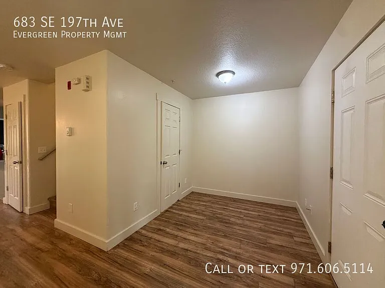 683 SE 197th Ave — Photo 10