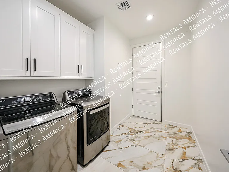 347 E La Mirada Dr — Photo 23