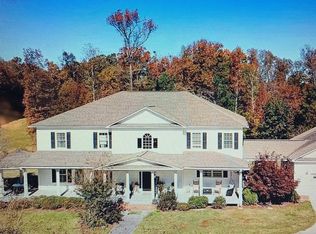 581 Dawnville Rd NE, Dalton, GA 30721