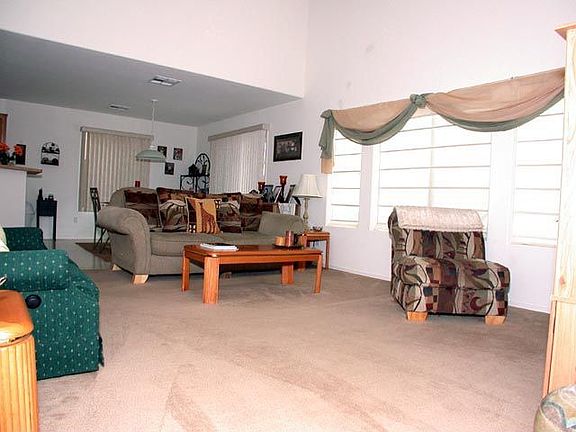 4th image of 2314 S 172nd Ln