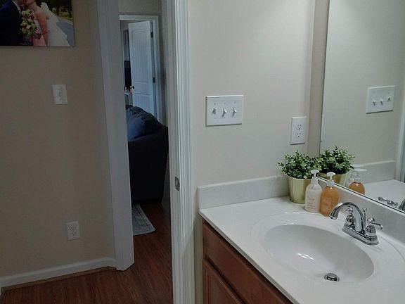 3rd image of 1140 Madison View Dr APT 305