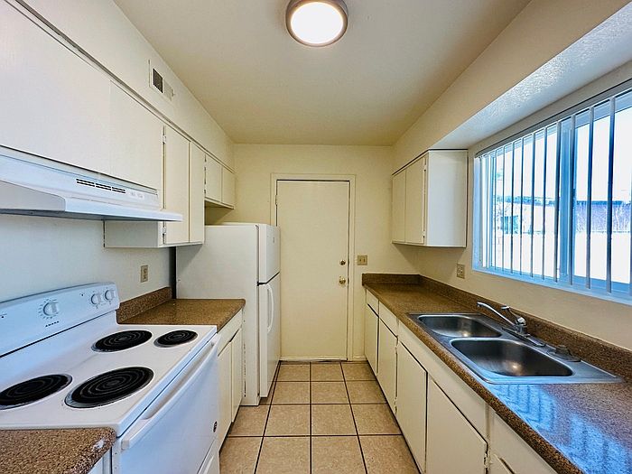 1st image of 1670 W San Juan Trl #1670