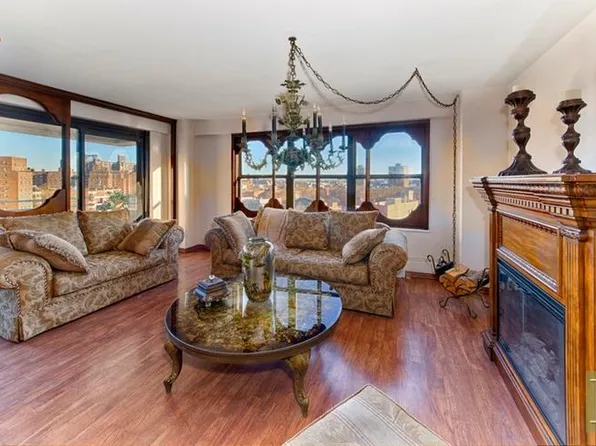 268 East Broadway image 1 of 8