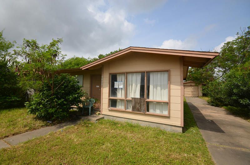 1st image of 4825 Carroll Ln