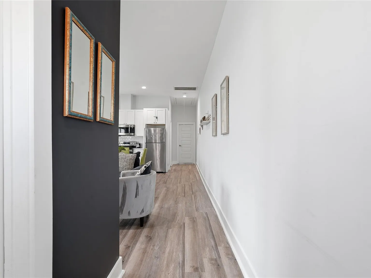 2620 Delafield St — Photo 4