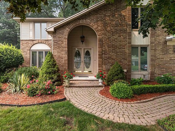 5th image of 885 Medinah Dr