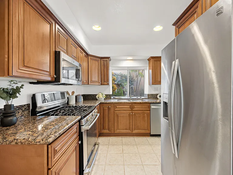 16 Santa Clara St #1 — Photo 6