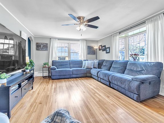 4th image of 47 Holt Avenue