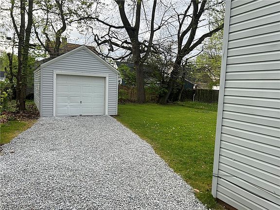 2nd image of 867 Cordova Ave