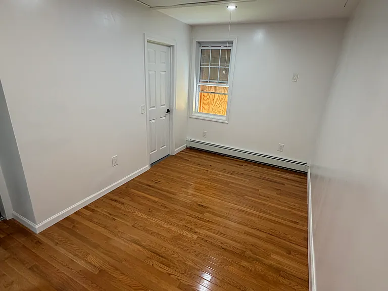 132 Oakfield Ave — Photo 2
