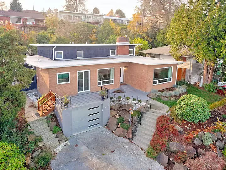 7809 S Sunnycrest Rd — Photo 2