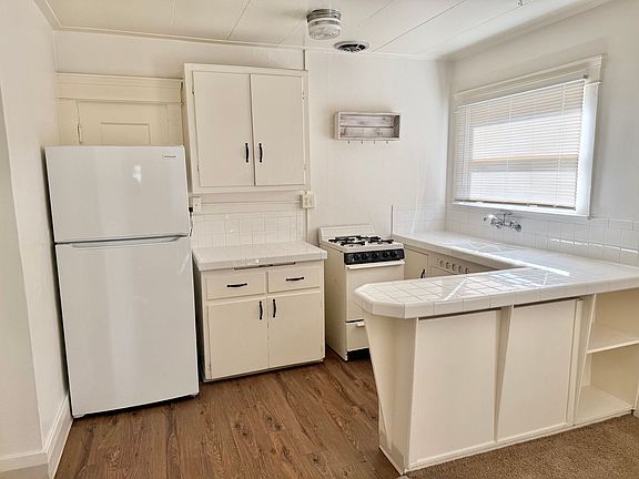 4th image of 4446-4452 Marlborough Ave #44485